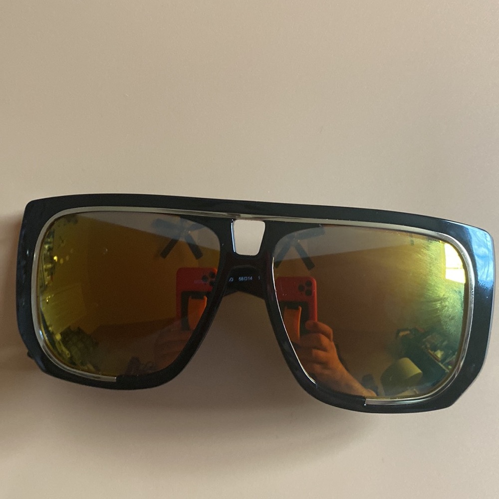 Moschino sunglasses